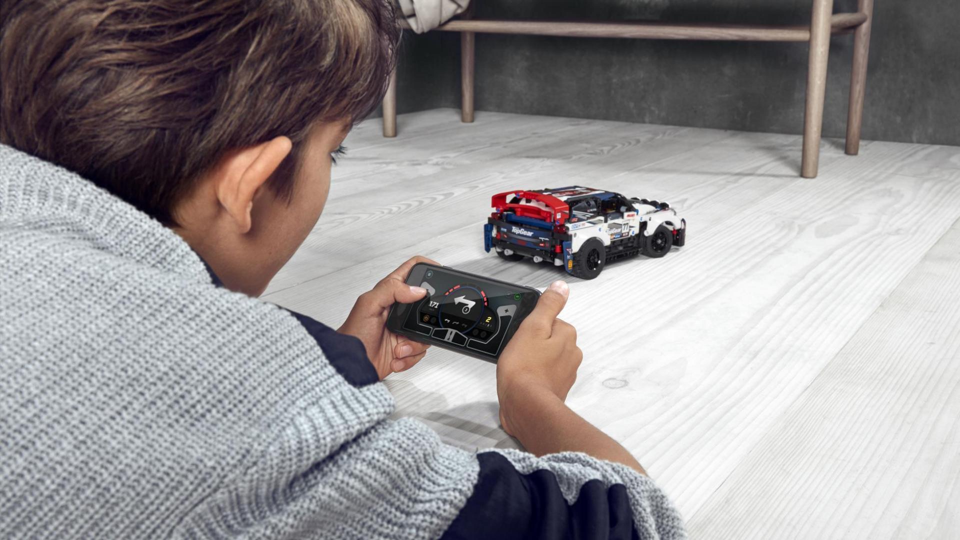 geboorte tussen In de naam Lego heeft samen met TopGear een op afstand bestuurbare Technic Rally Car  gemaakt - FHM